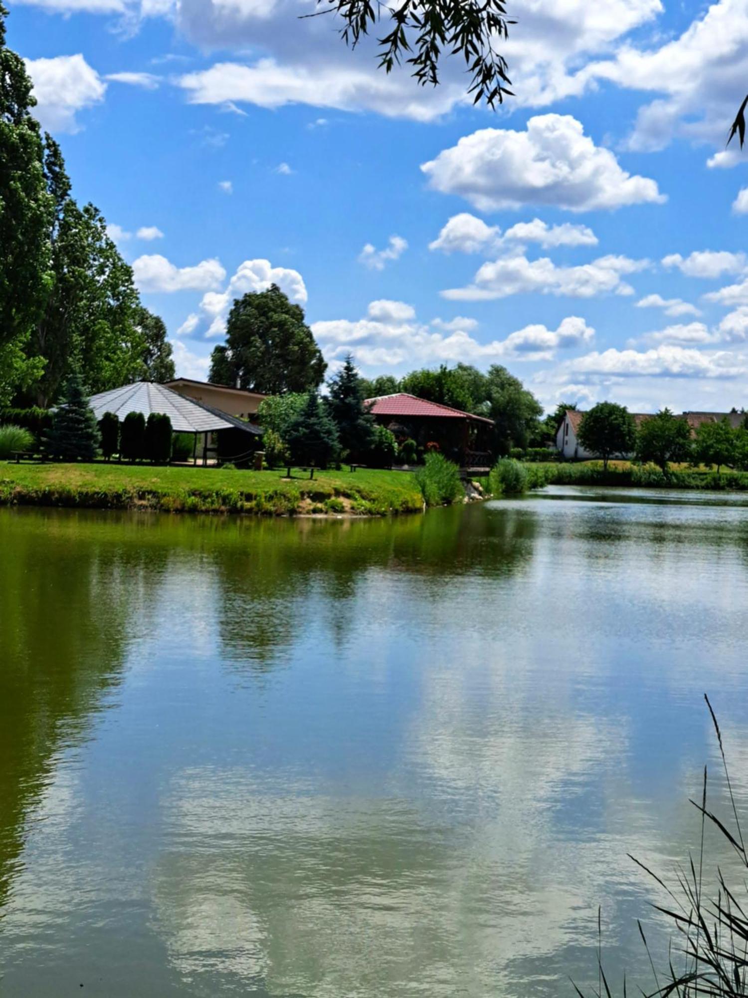 Grapeline Guesthouse Chotin ภายนอก รูปภาพ